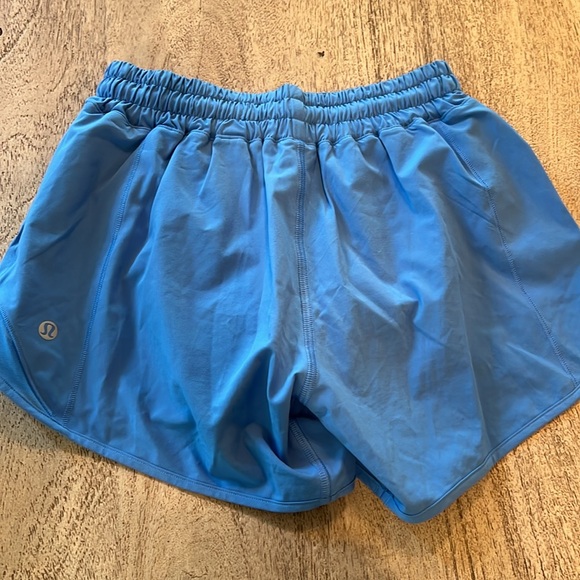 Lululemon short 2 tall - Picture 2 of 3
